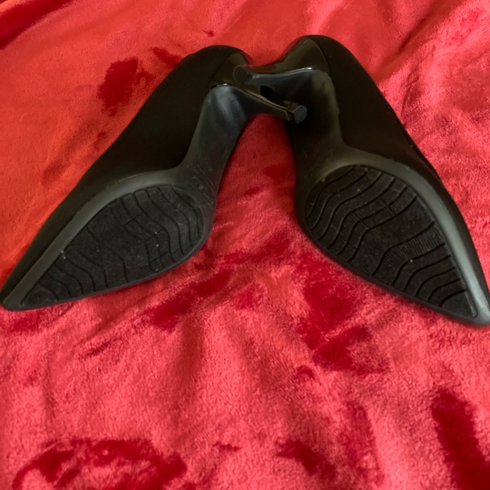 Apt. 9 Classic Black Heels - Picture 2 of 6